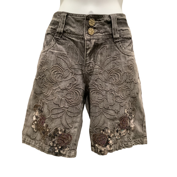 BAIHE & YASTH EMBROIDERED AND SEQUINED DENIM SHORTS SZ 29 - Picture 2 of 10